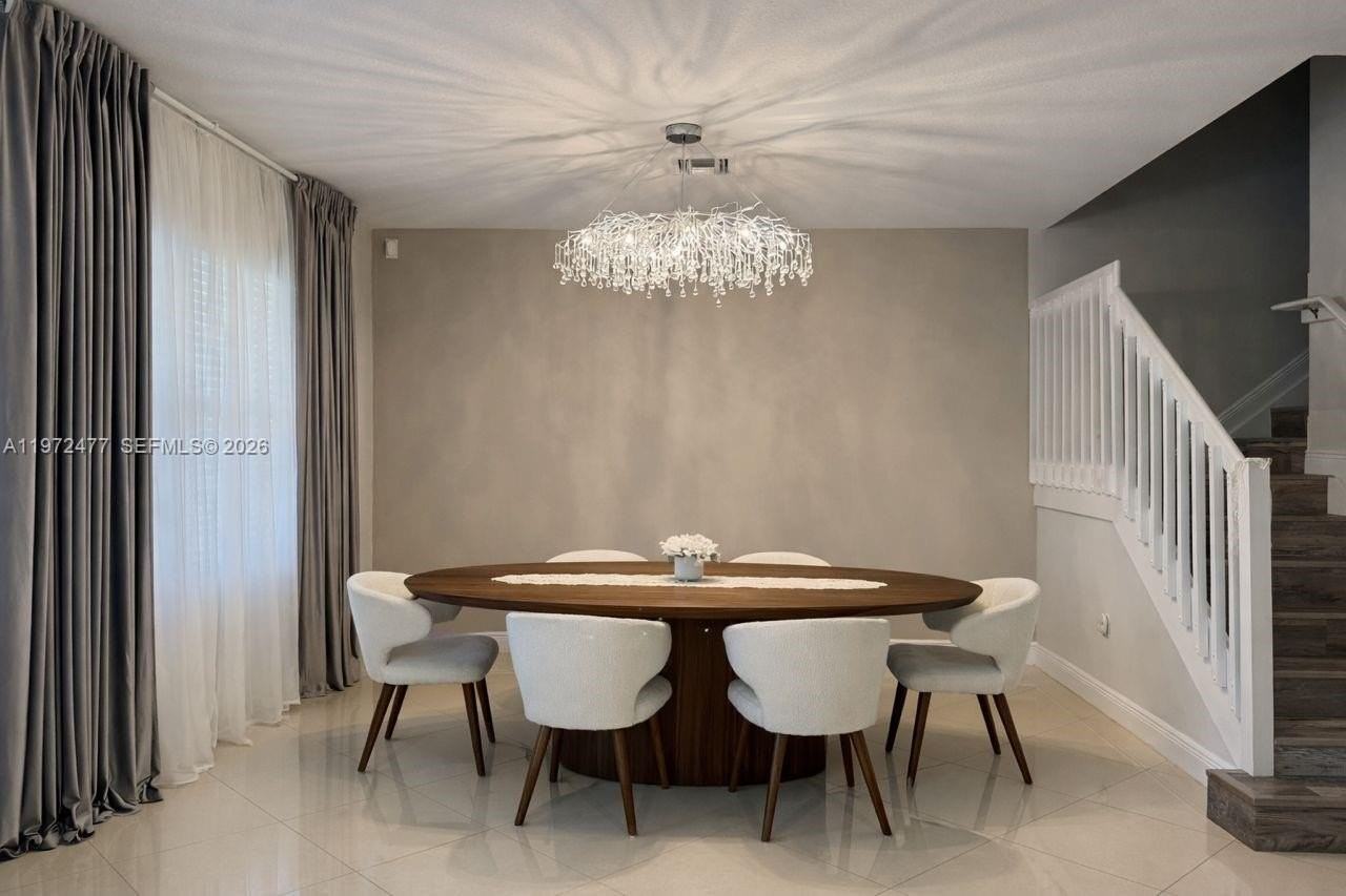 829 Ne 191st St - Photo 4 of 7