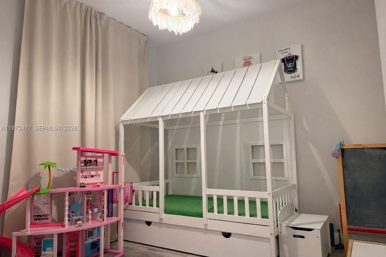 829 Ne 191st St - Photo 6 of 7