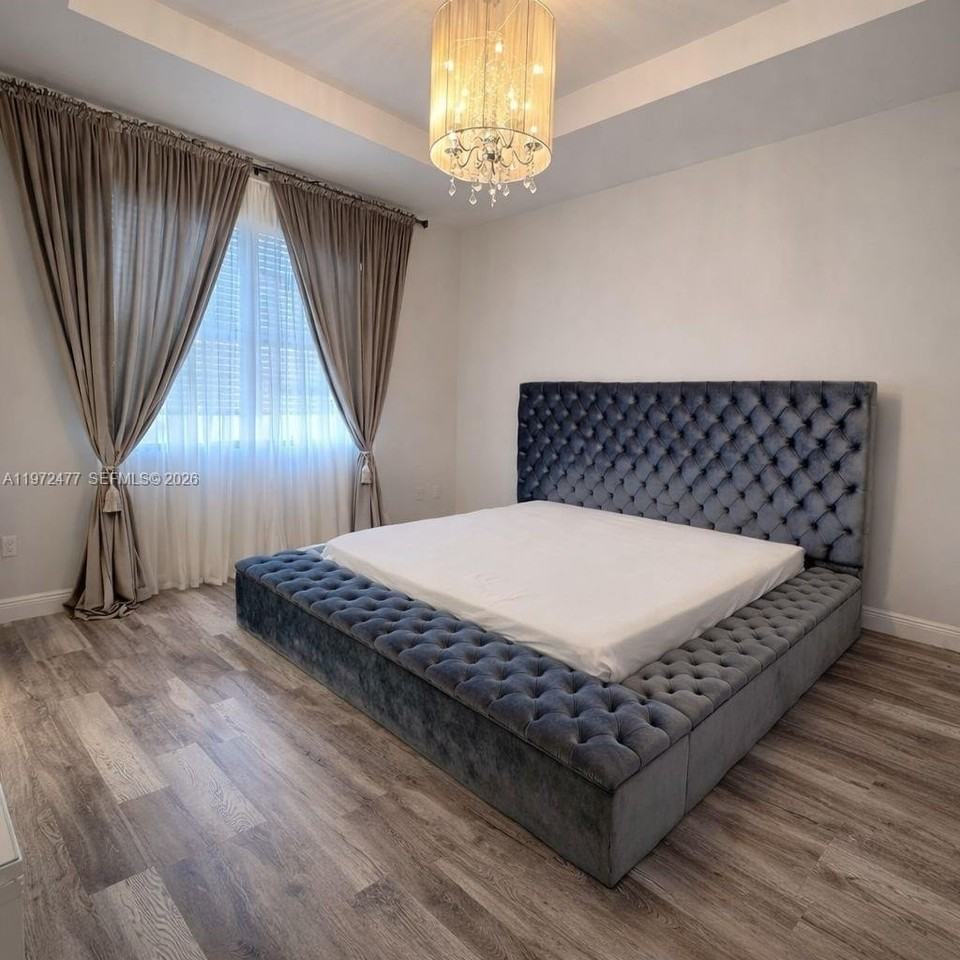 829 Ne 191st St - Photo 7 of 7