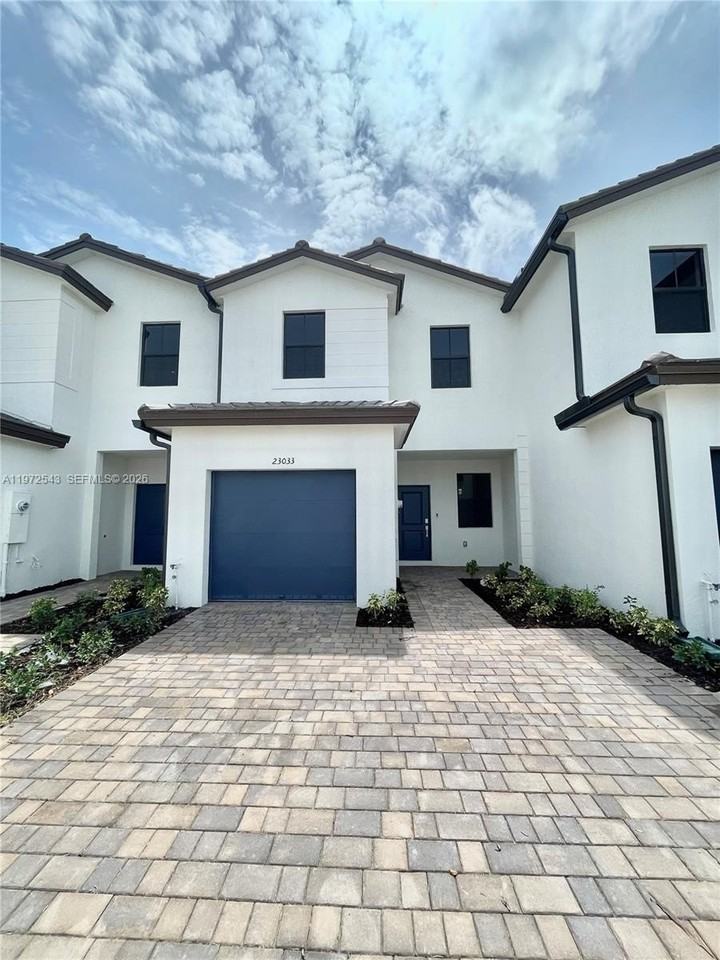 23033 Sw 129th Pl #23033 - Photo 3 of 24