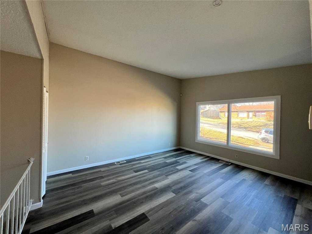 2760 Darla Ct - Photo 2 of 18