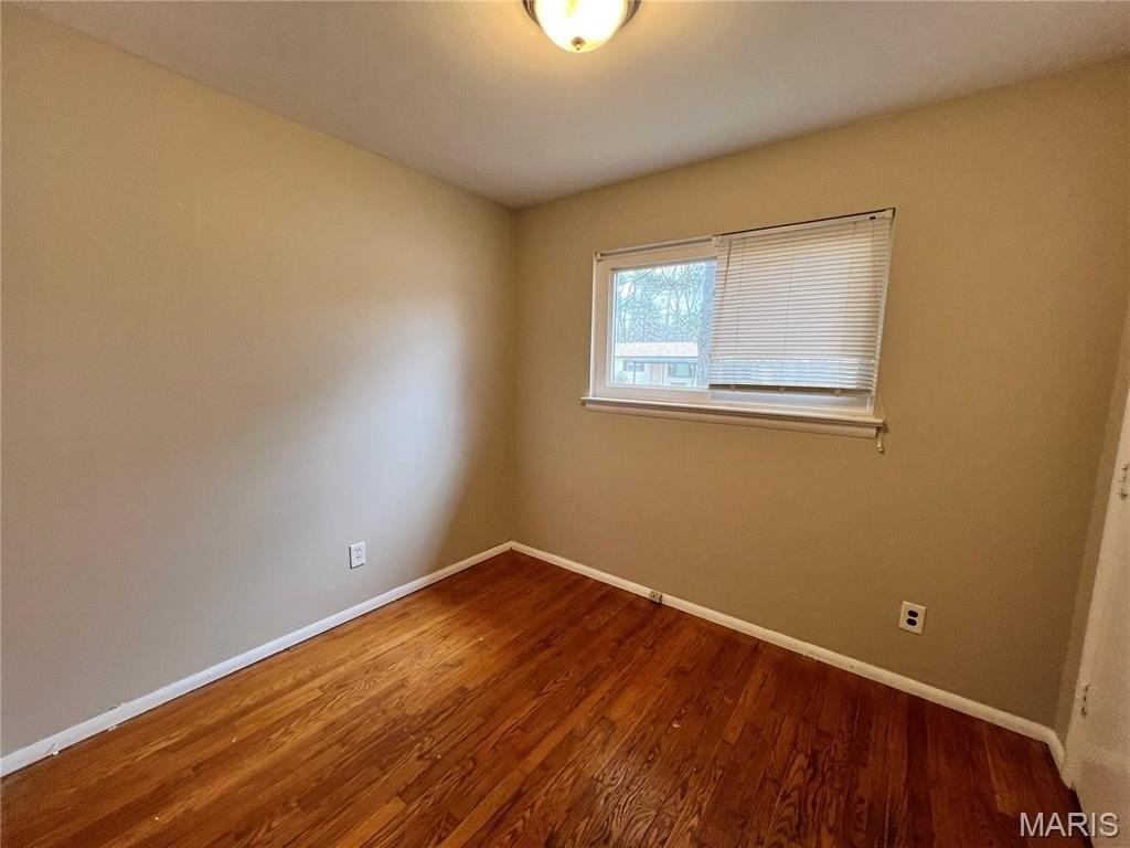 11909 Homestead Ave - Photo 4 of 16