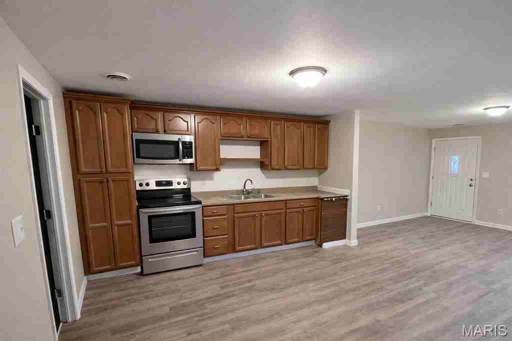 455 S 6th St - Photo 4 of 15