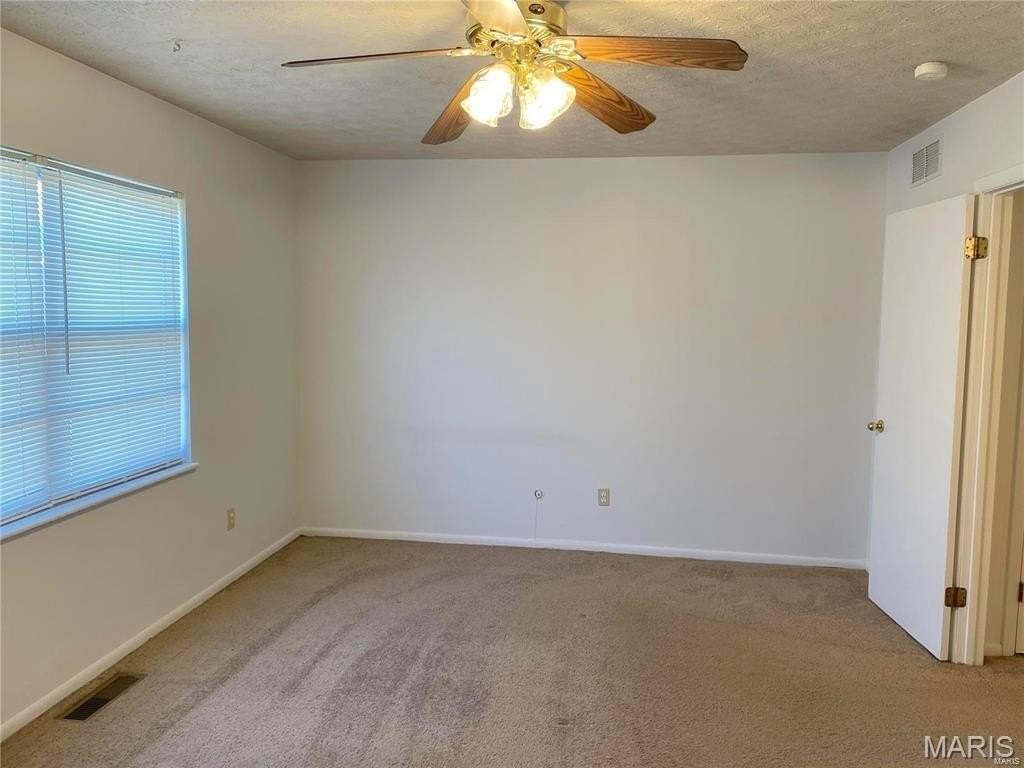 601 White Oak Dr #3 - Photo 7 of 12