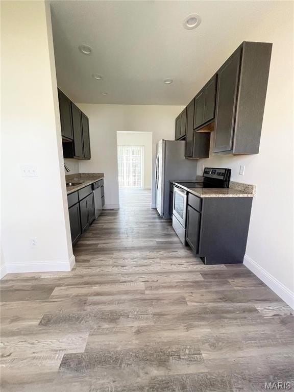 720 Titan Dr - Photo 3 of 25