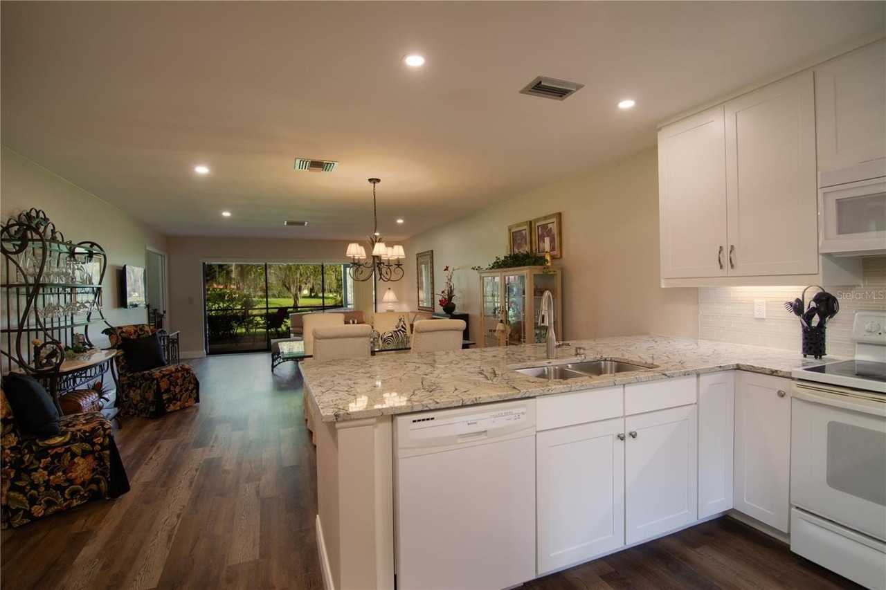 5635 Golf Pointe Dr #101 - Photo 4 of 30