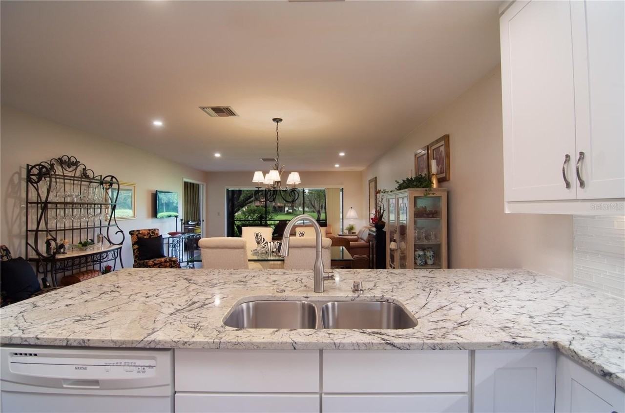 5635 Golf Pointe Dr #101 - Photo 5 of 30