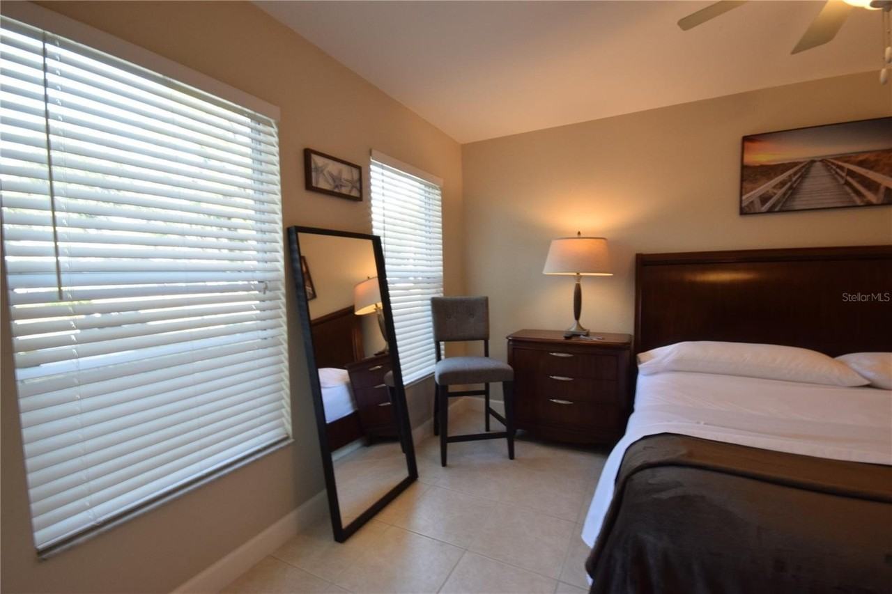 306 Bailey Ln - Photo 6 of 20