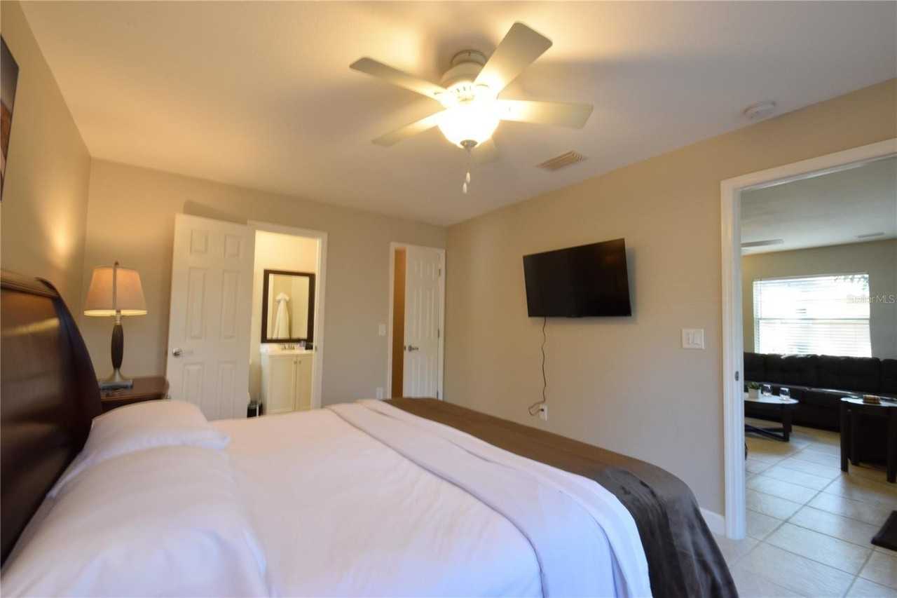 306 Bailey Ln - Photo 7 of 20