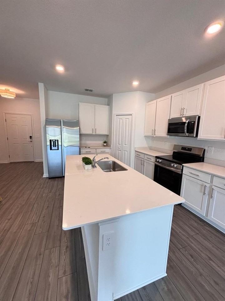 5433 Nw 22nd Dr - Photo 2 of 9