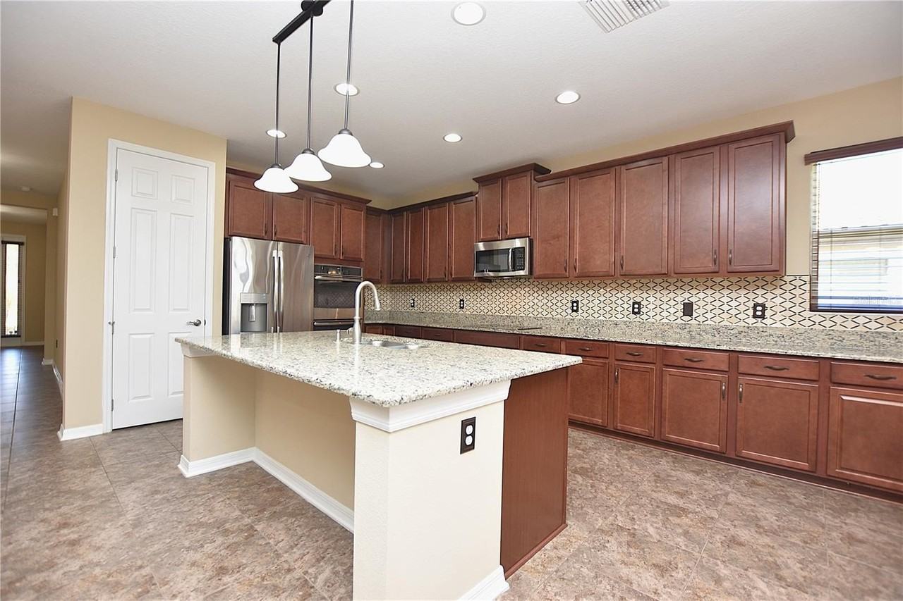 3949 Aquilla Dr - Photo 4 of 50