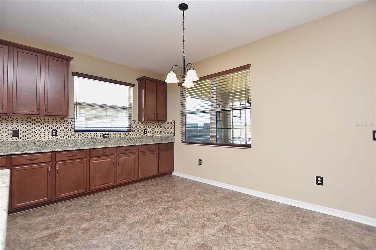 3949 Aquilla Dr - Photo 5 of 50