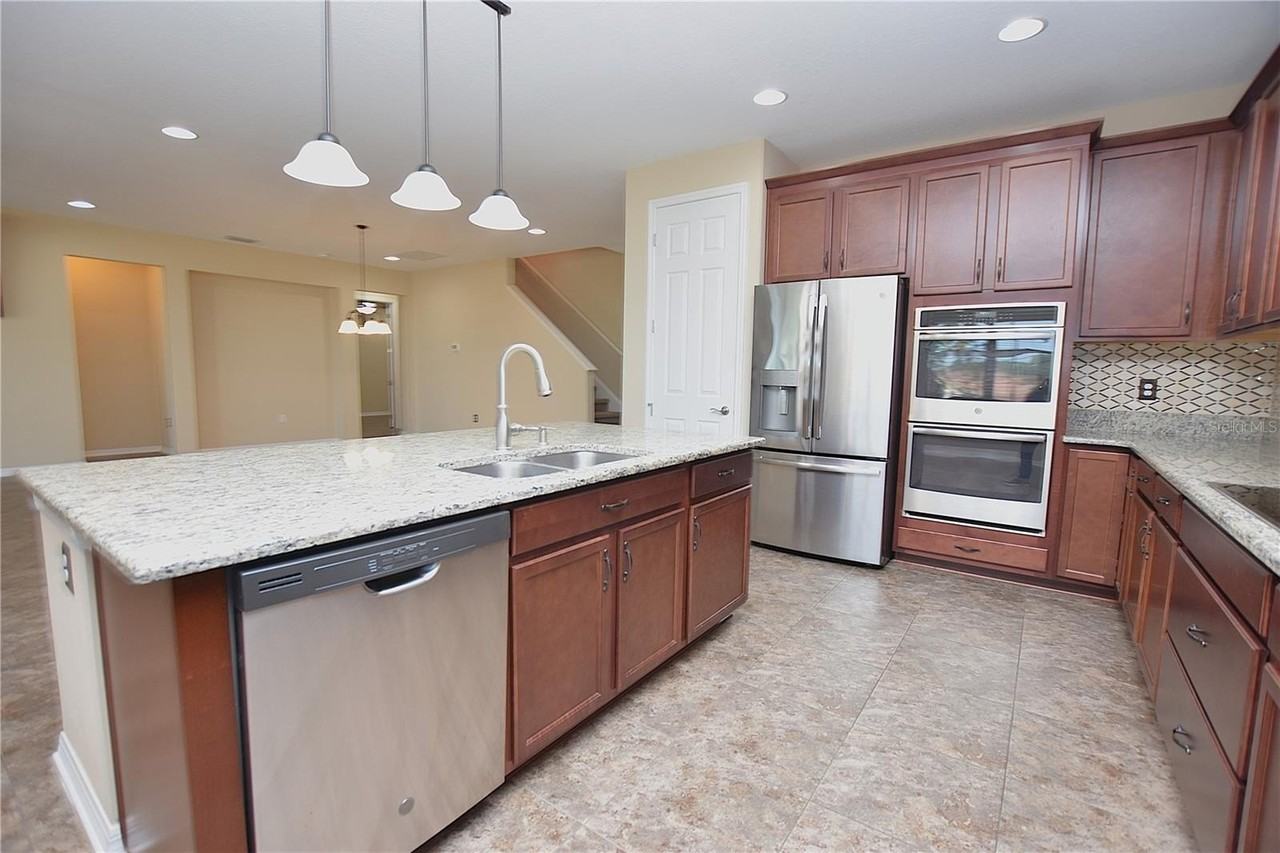 3949 Aquilla Dr - Photo 7 of 50