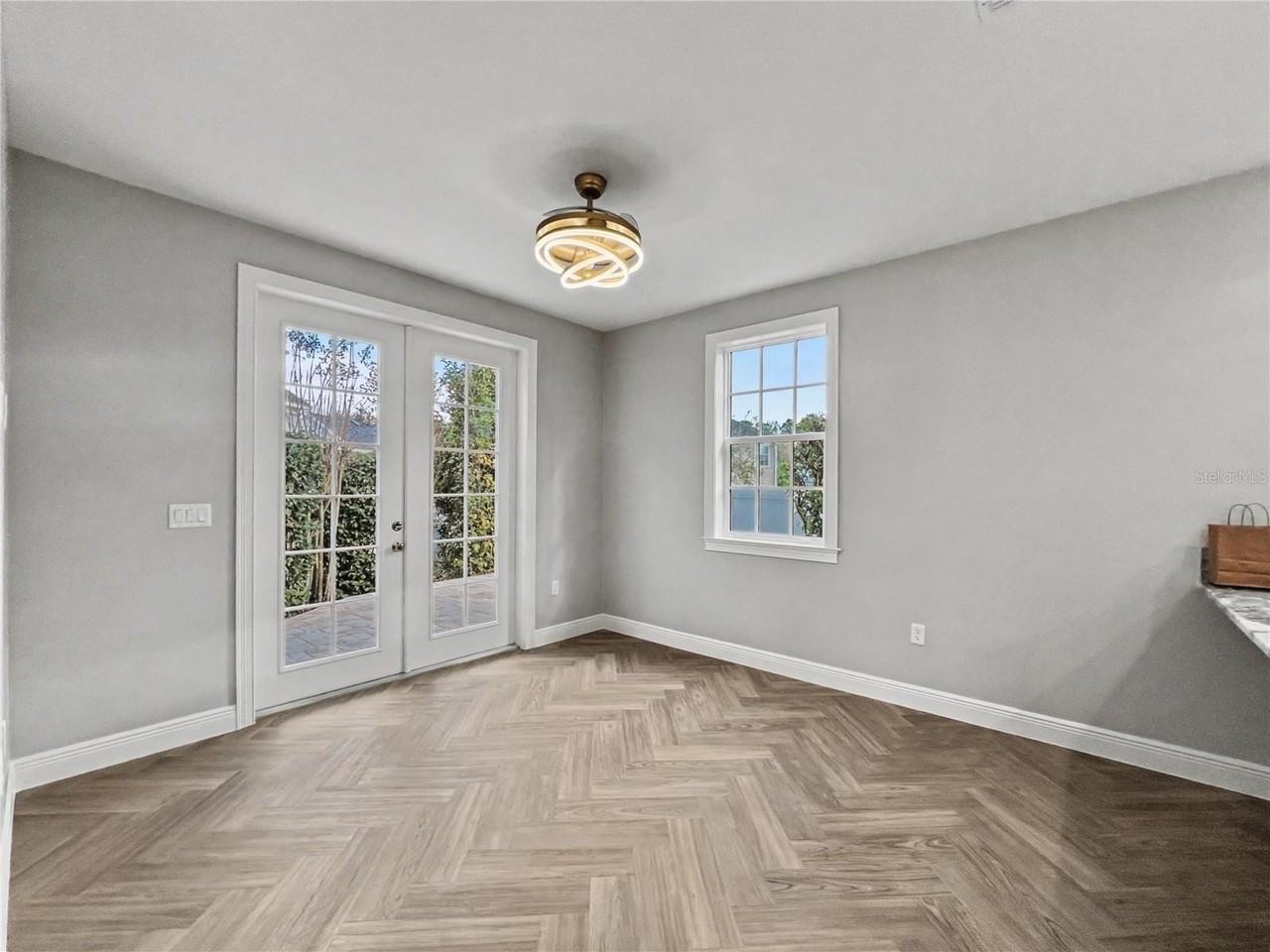 415 Arbor Ct #B - Photo 4 of 31