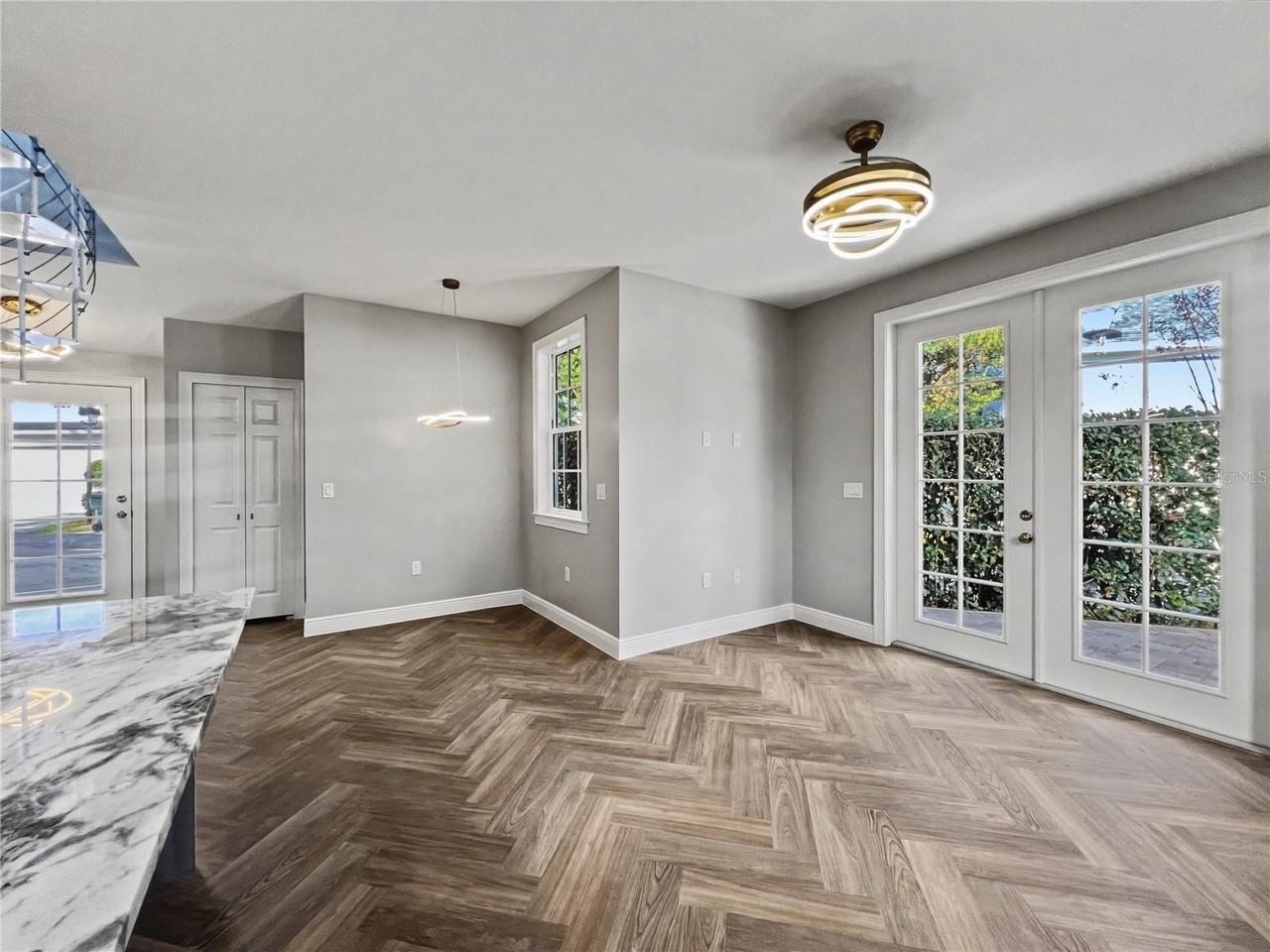 415 Arbor Ct #B - Photo 5 of 31