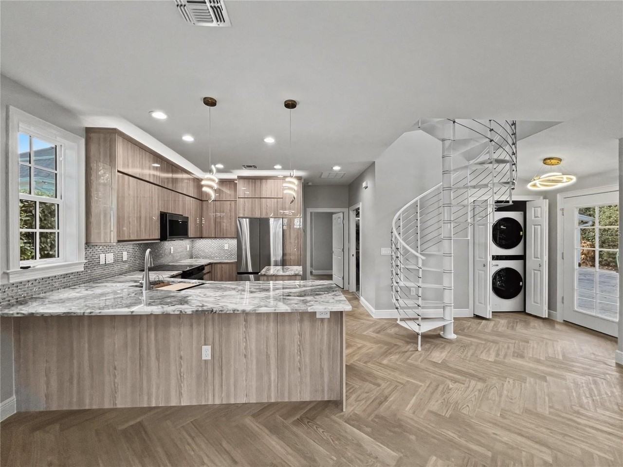 415 Arbor Ct #B - Photo 7 of 31