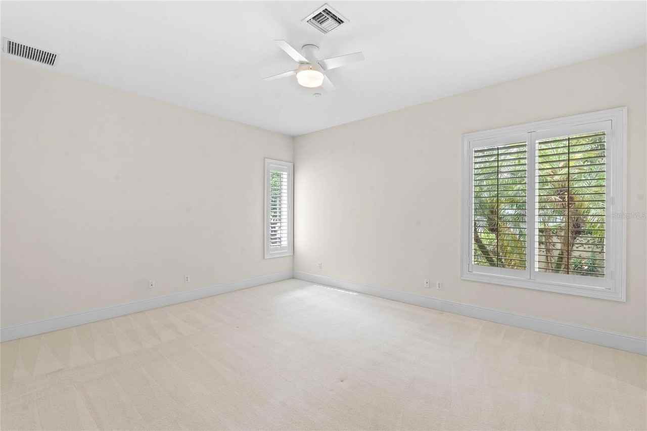 9701 Lake Isleworth Ct - Photo 3 of 31