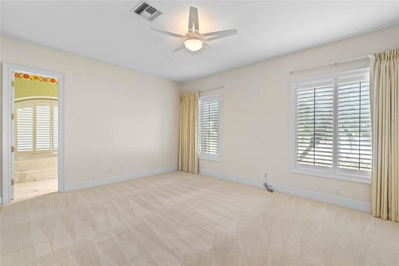 9701 Lake Isleworth Ct - Photo 5 of 31