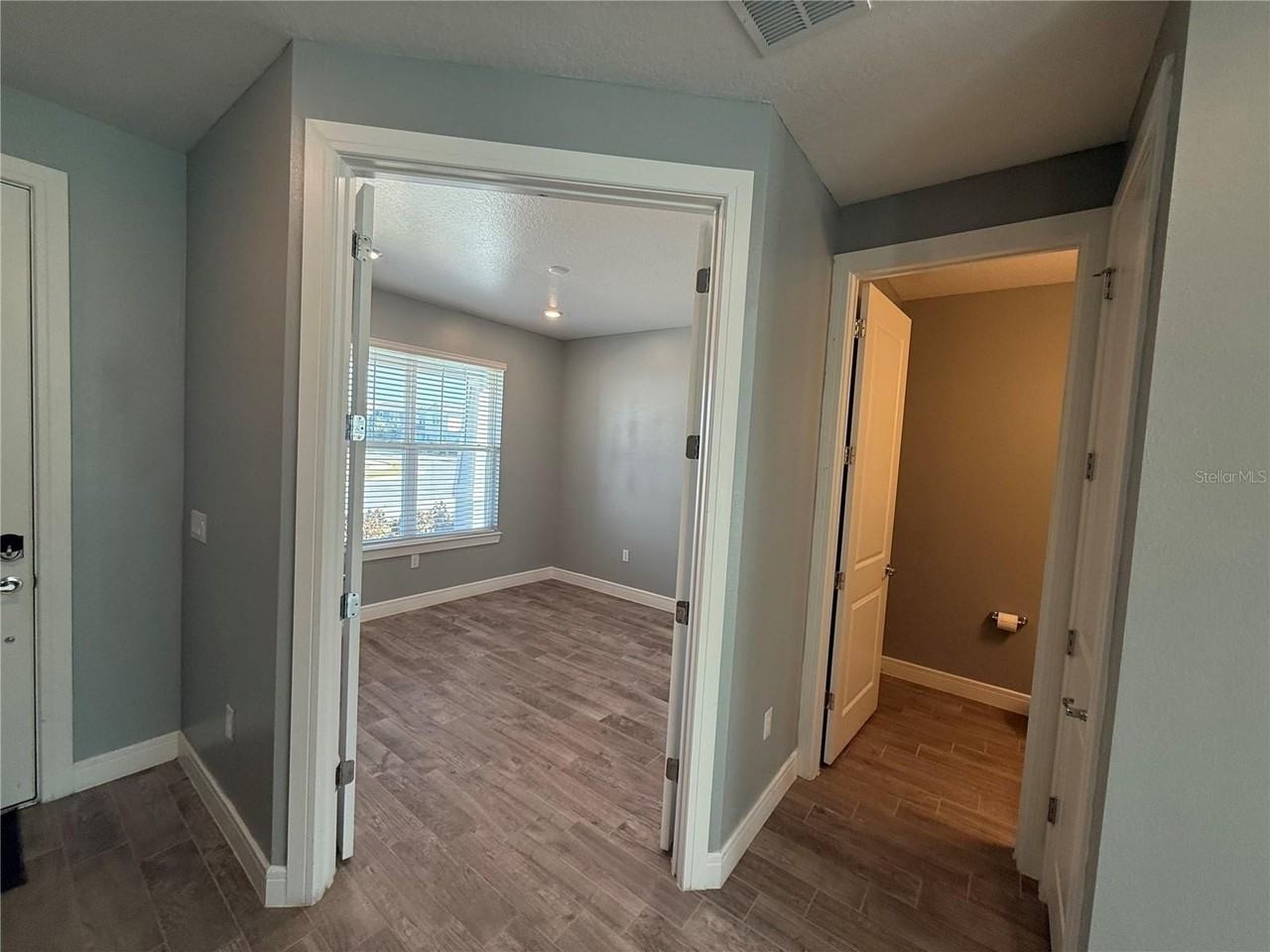 4584 Gliding Wave St - Photo 3 of 35