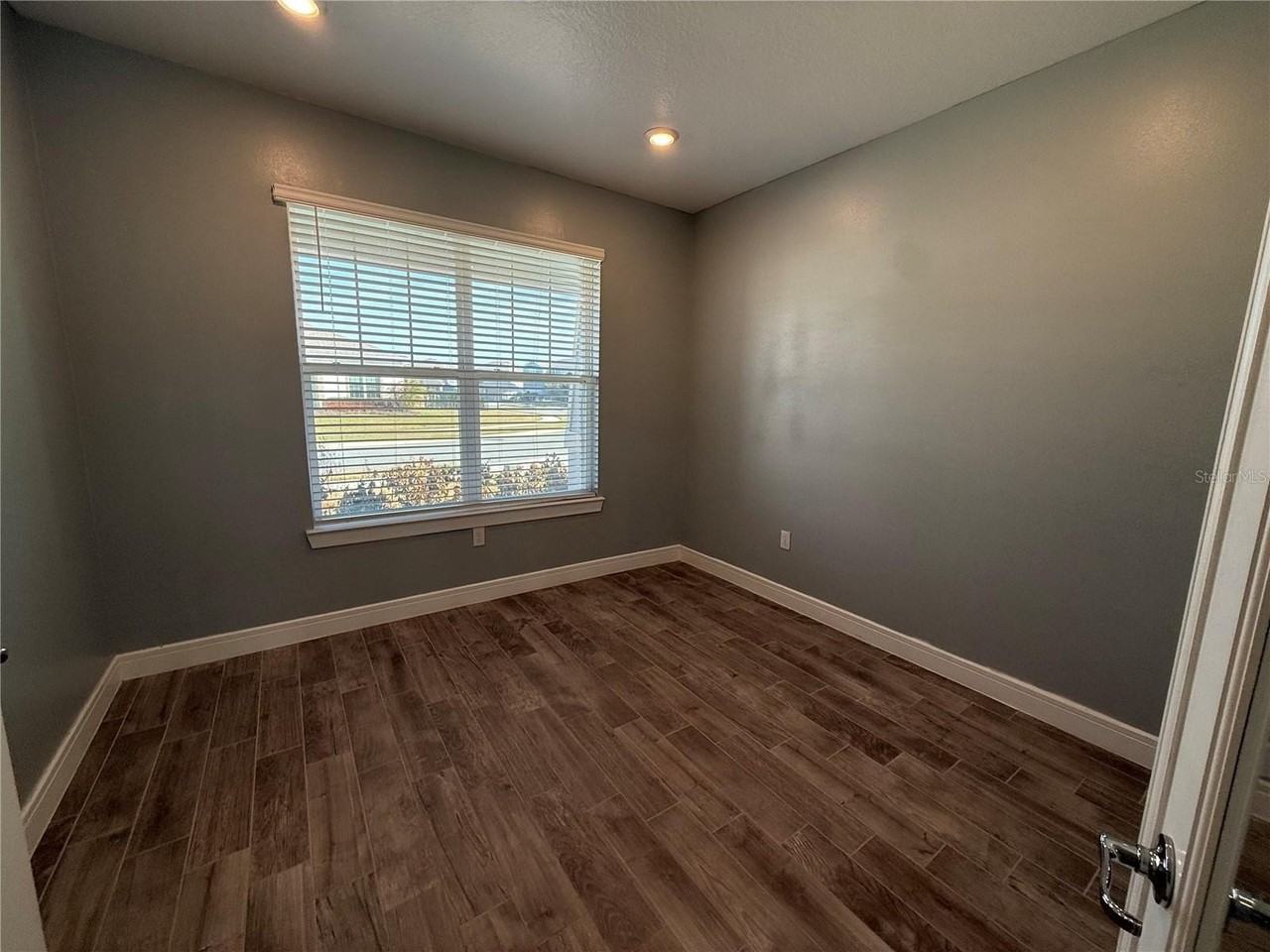 4584 Gliding Wave St - Photo 4 of 35