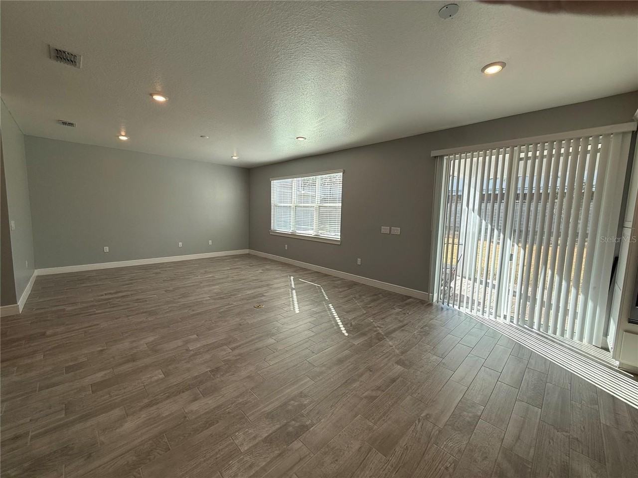 4584 Gliding Wave St - Photo 7 of 35