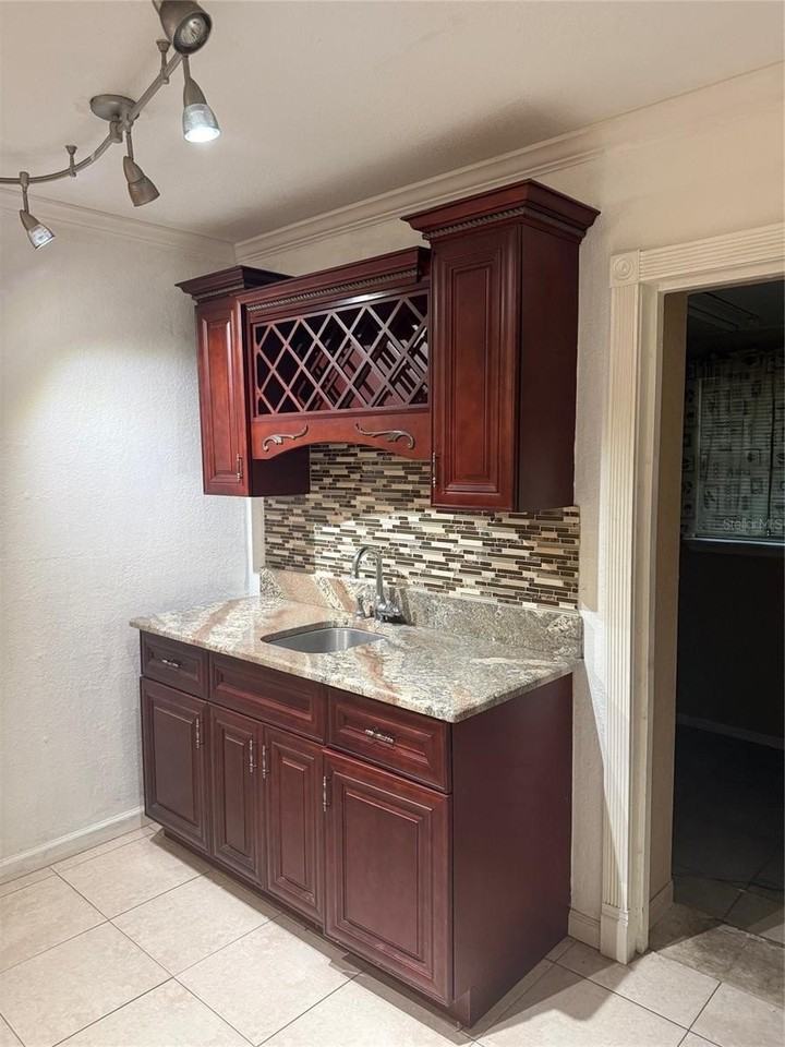 120 Alhambra Ave - Photo 4 of 20