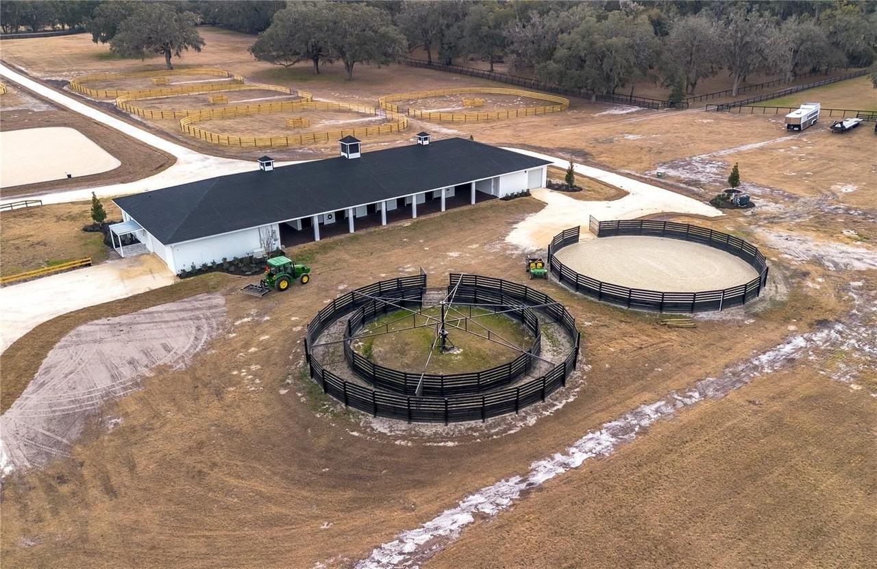 6170 Nw 135th Ave - Photo 3 of 28