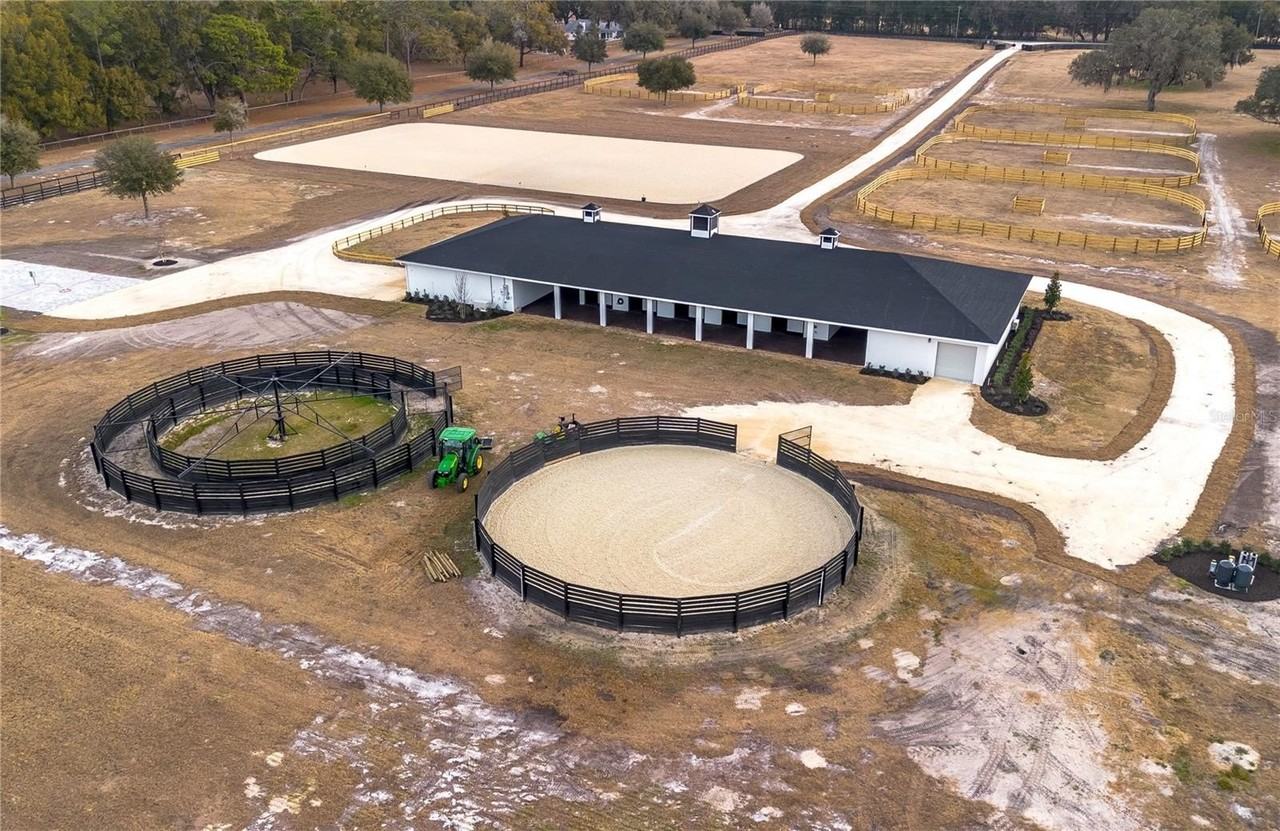 6170 Nw 135th Ave - Photo 4 of 28