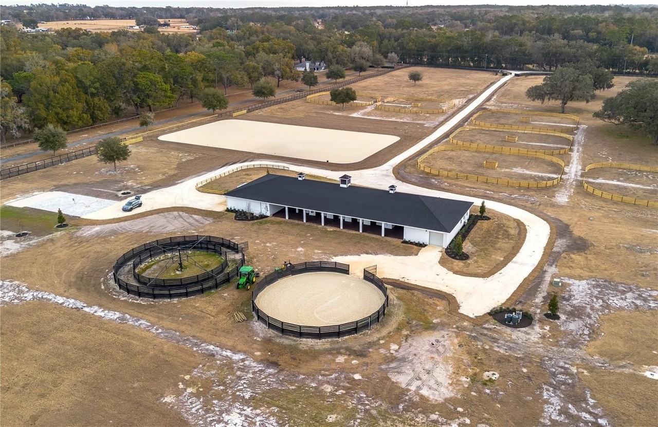 6170 Nw 135th Ave - Photo 5 of 28