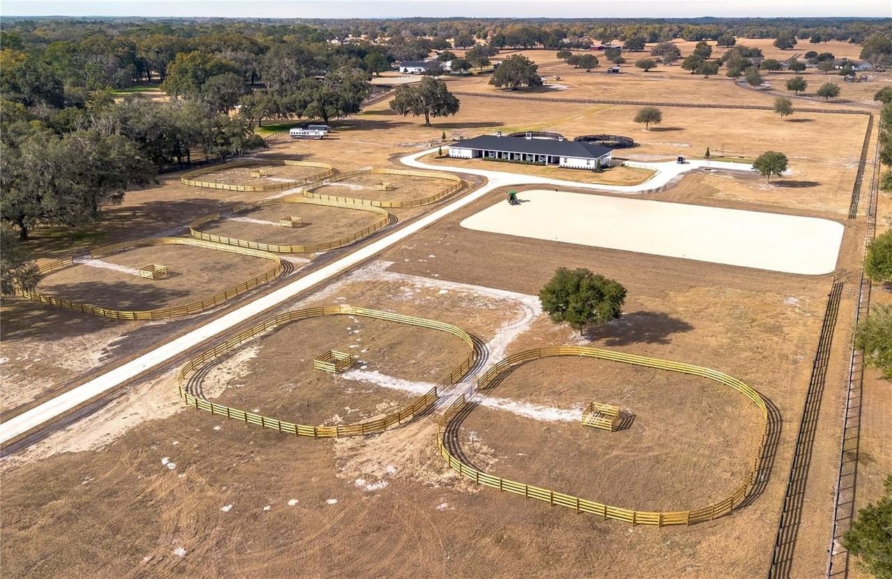 6170 Nw 135th Ave - Photo 6 of 28