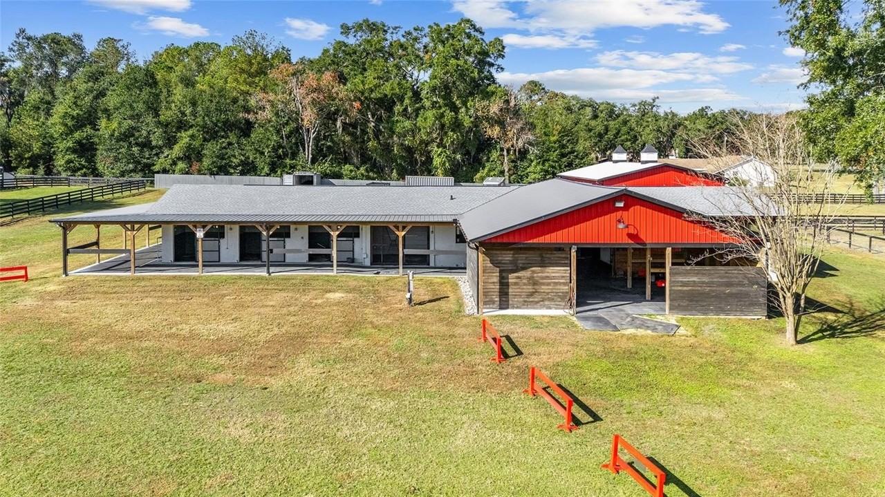 2 Count Fleet Dr - Photo 3 of 35