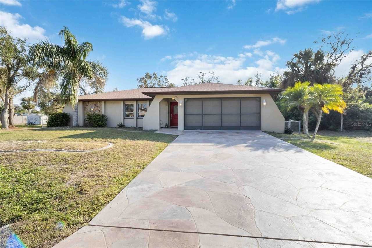 22285 Walton Ave - Photo 2 of 50