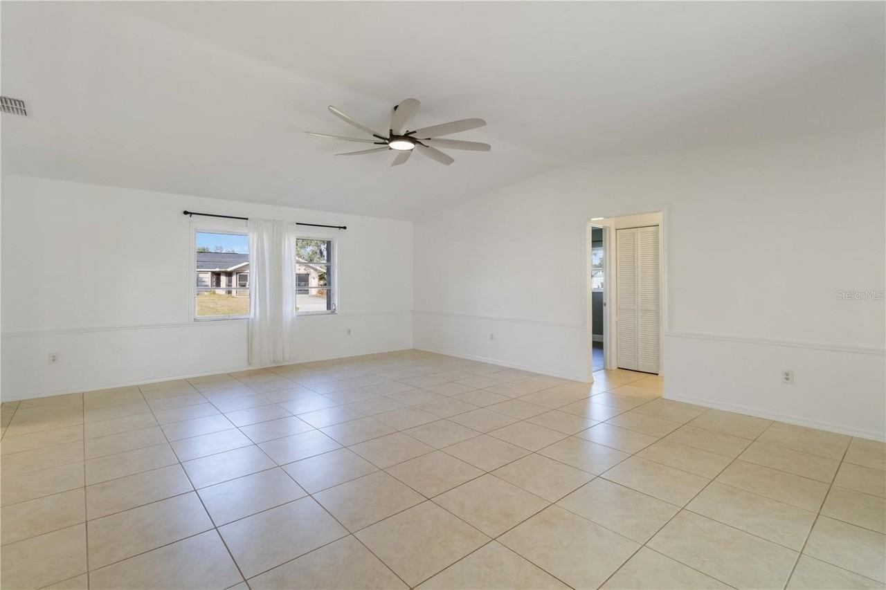 22285 Walton Ave - Photo 6 of 50