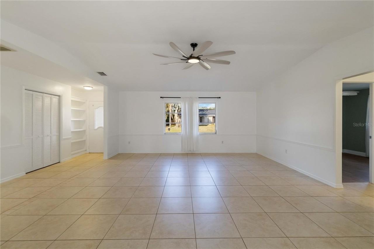 22285 Walton Ave - Photo 7 of 50