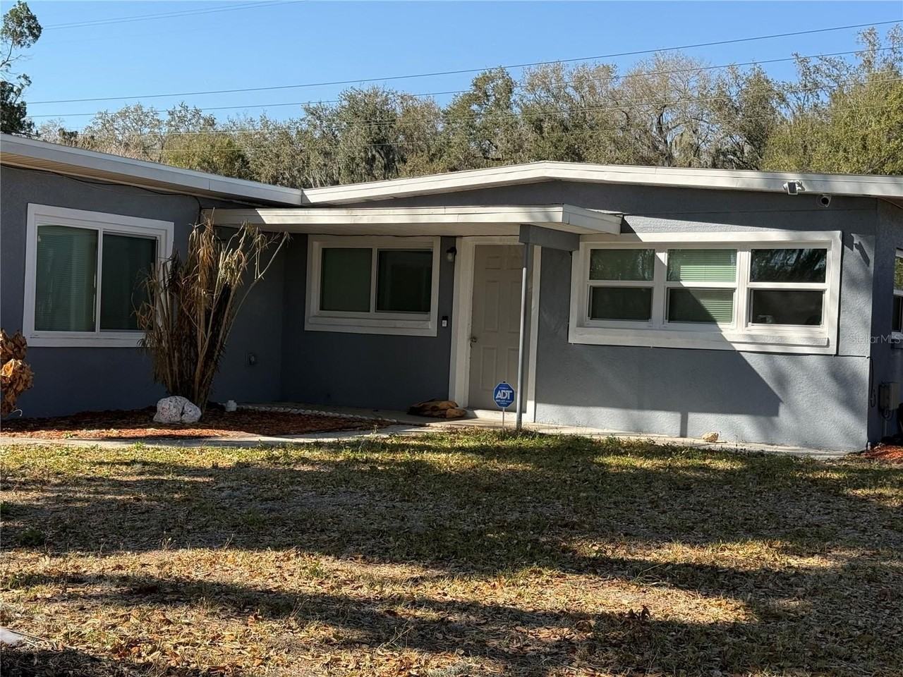 720 Manor Dr - Photo 2 of 22