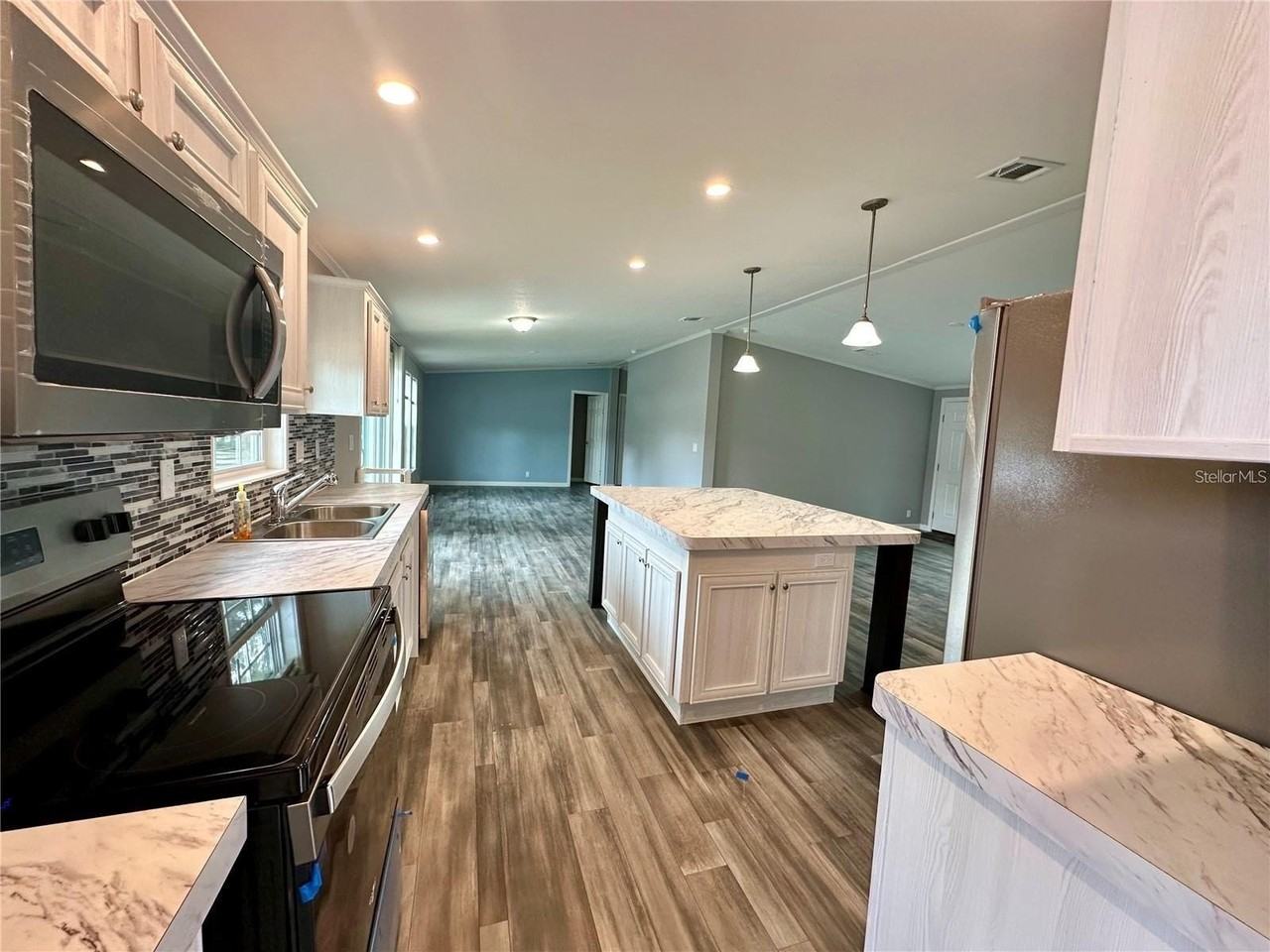 55744 Holiday Cir - Photo 3 of 17