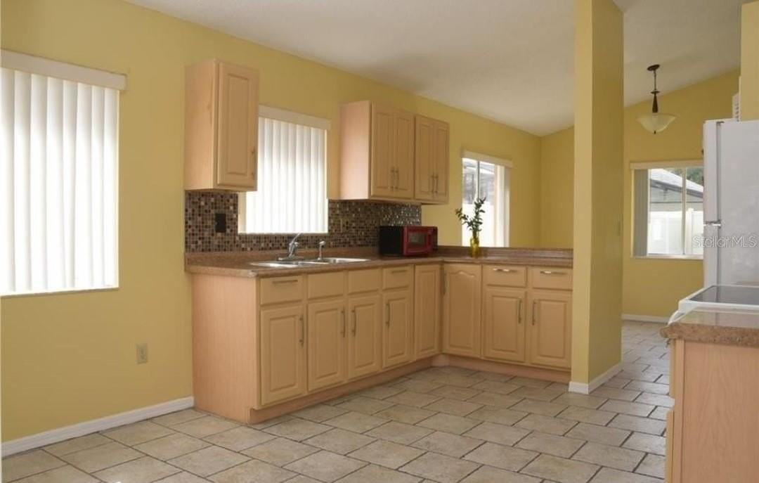 4855 Kingston Cir - Photo 5 of 8