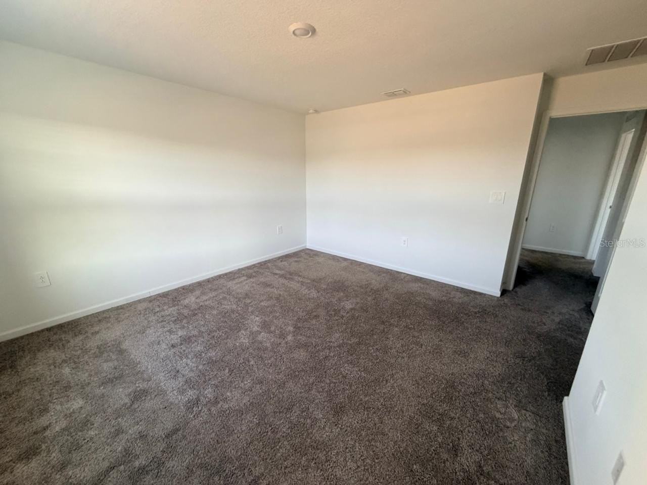 1661 Cross Prairie Pkwy - Photo 5 of 10