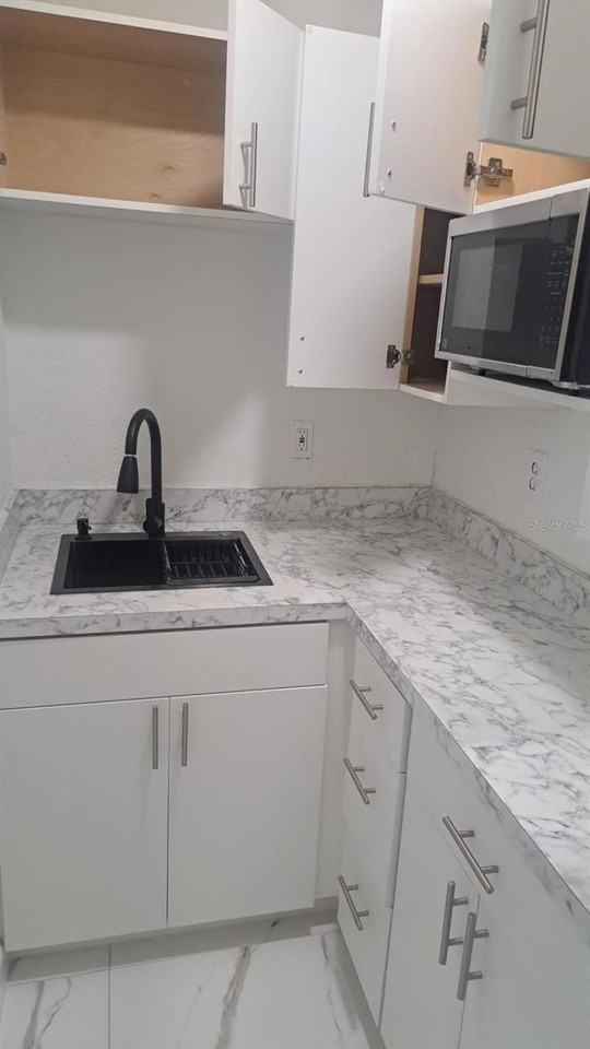 1405 W Rambla St - Photo 4 of 9