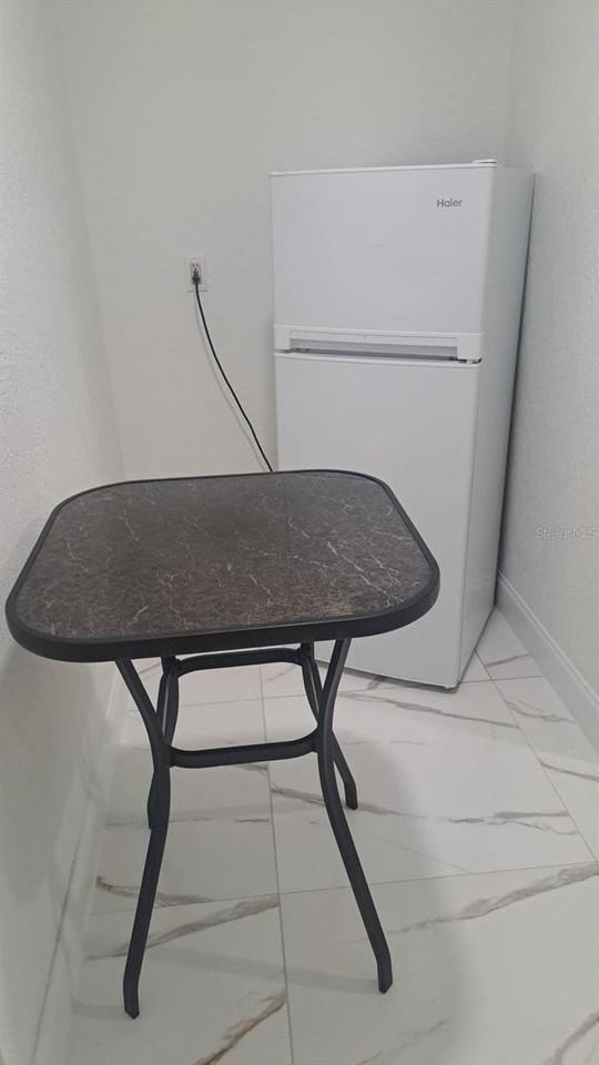 1405 W Rambla St - Photo 5 of 9