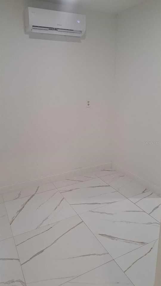 1405 W Rambla St - Photo 6 of 9