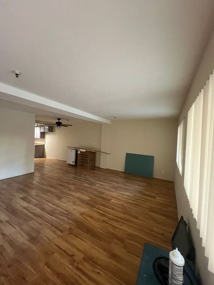 3137 W. 139th St. - Photo 3 of 32