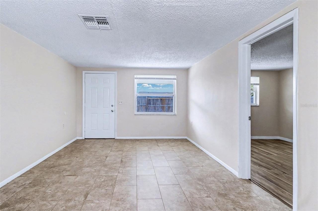 5439 Oceanic Rd - Photo 2 of 13