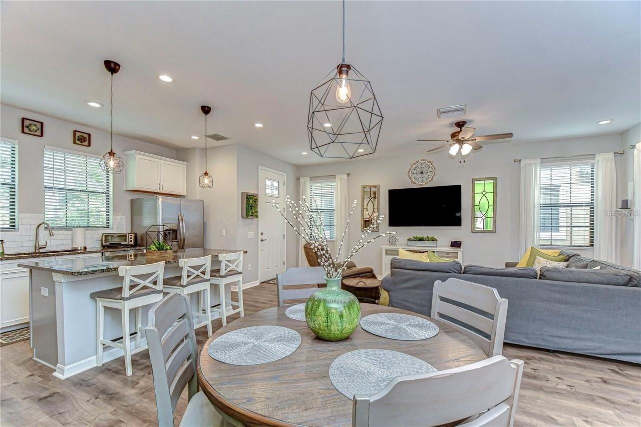 5703 Colony Glen Rd - Photo 6 of 50