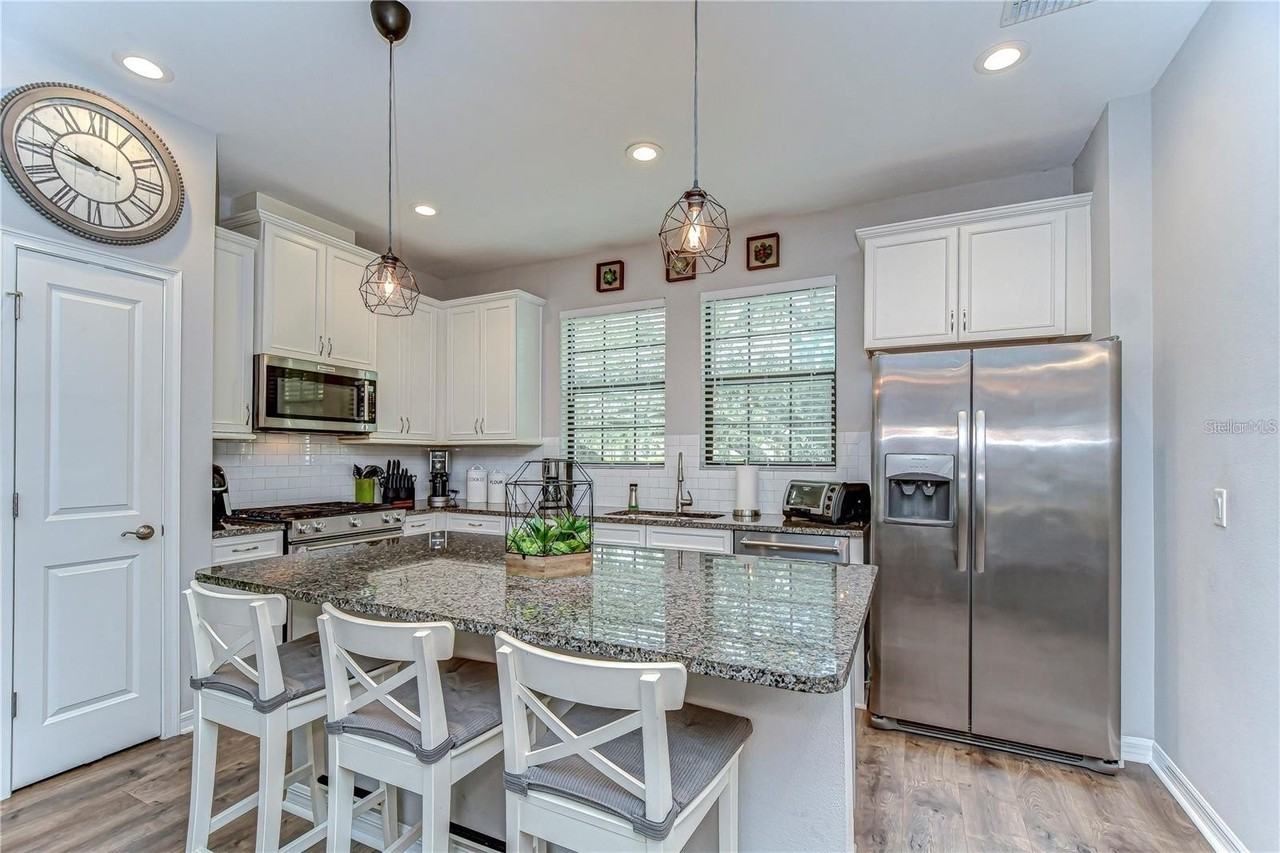 5703 Colony Glen Rd - Photo 7 of 50