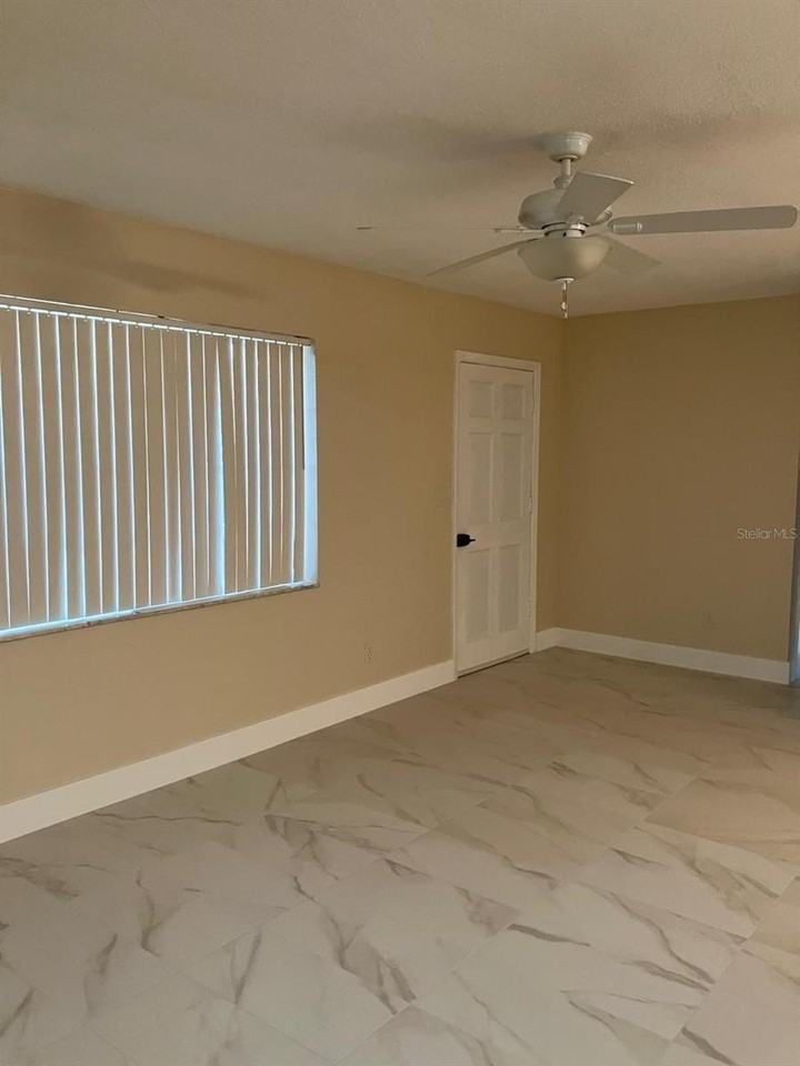 6807 113th St - Photo 3 of 12