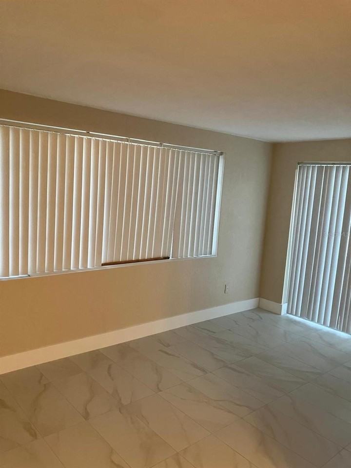 6807 113th St - Photo 6 of 12