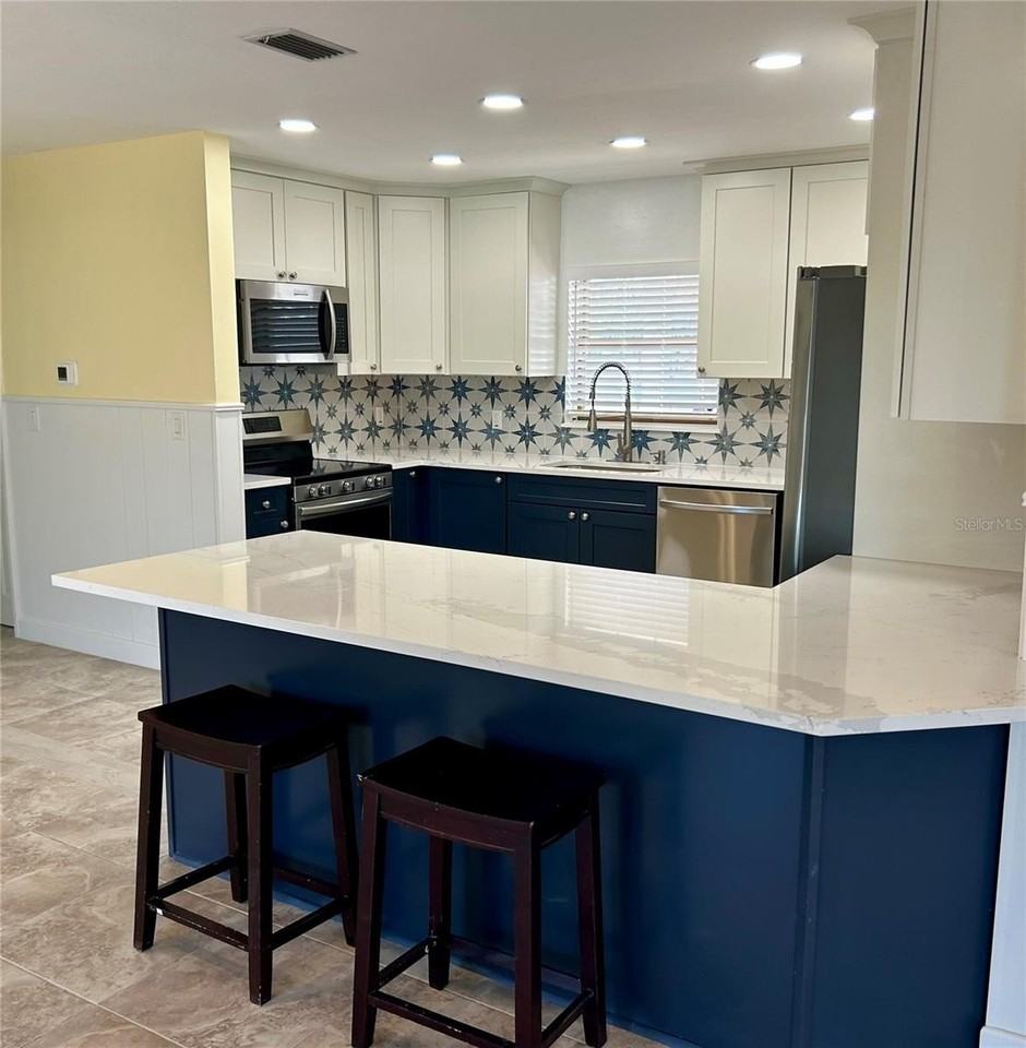 5541 Bayou Grande Blvd Ne - Photo 5 of 22