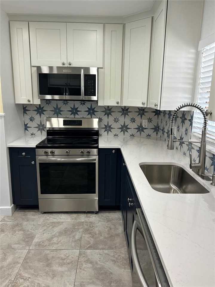 5541 Bayou Grande Blvd Ne - Photo 6 of 22