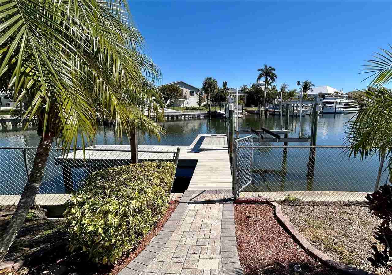 5541 Bayou Grande Blvd Ne - Photo 6 of 22